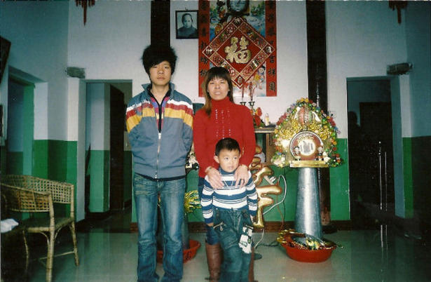 Gao Zhi Xiang, Gao Zhi Xin and mother