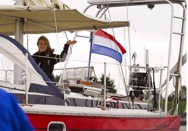 Laura Dekker with Dutch flag