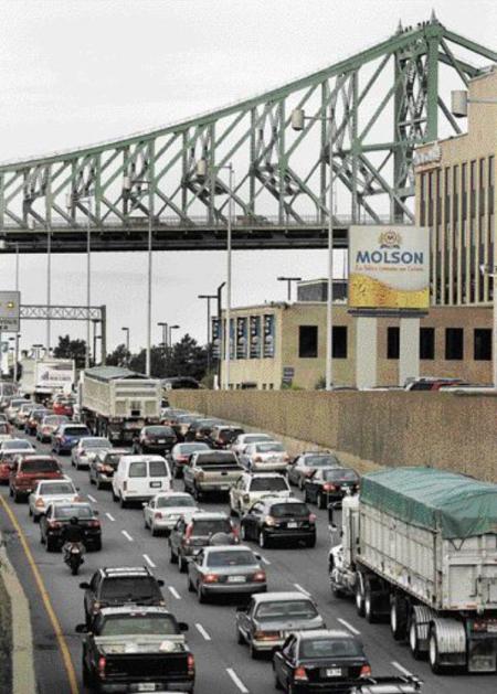 Jacques-Cartier bridge traffic jam