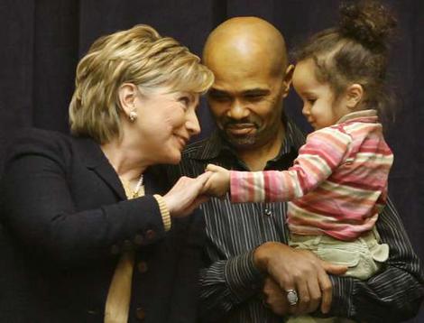 Hillary Clinton eyes child