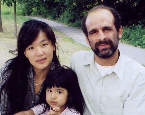 Peter and Vivenne Livas with daughter Alana