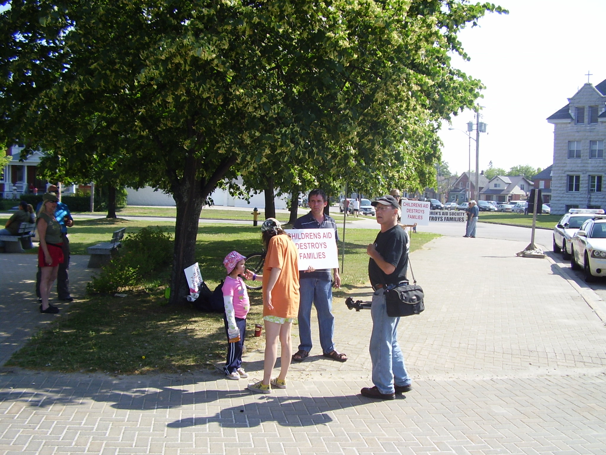 Neil Haskett, Vern Beck, Tessa and mother